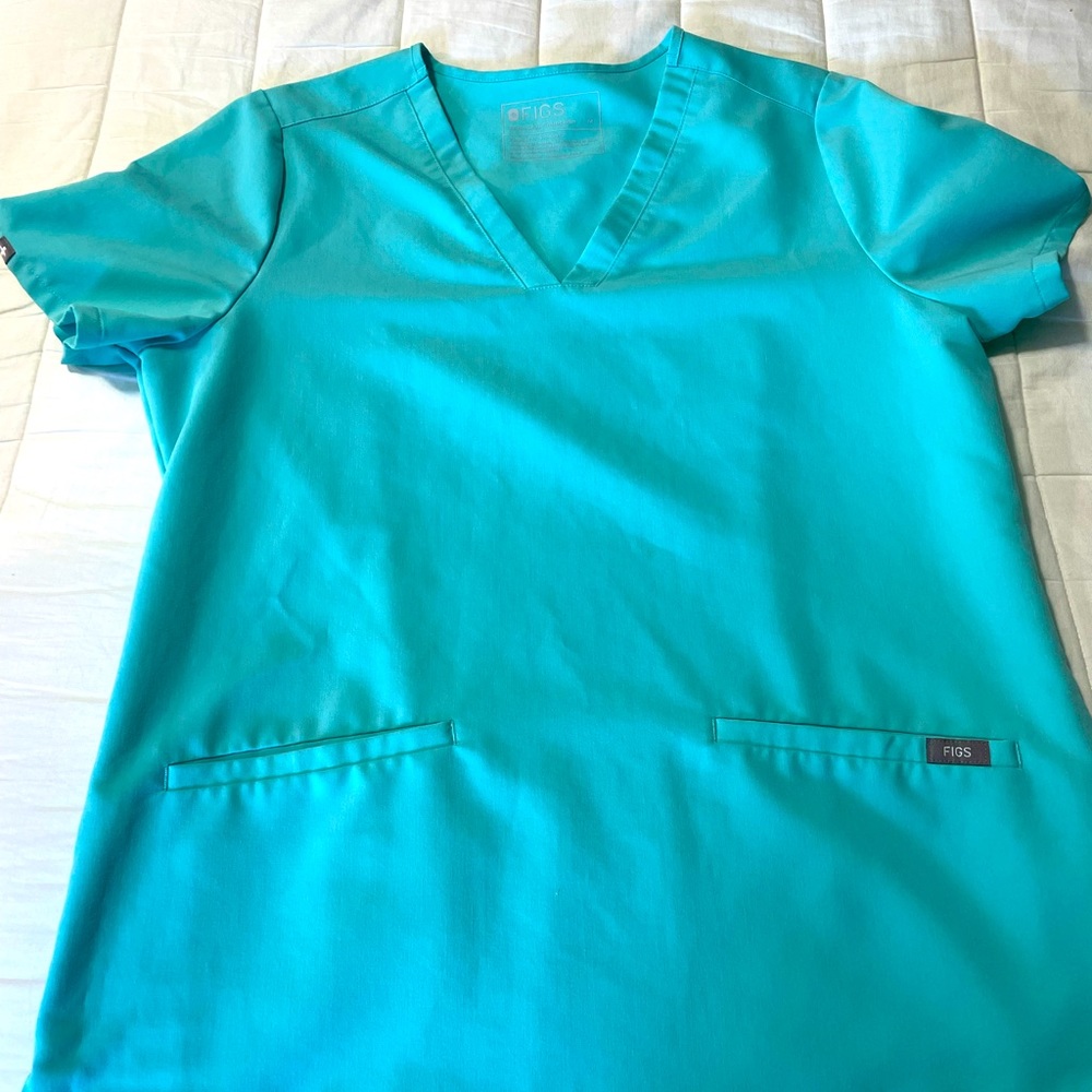 COPY - FIGS -Aqua colored scrub top.EUC